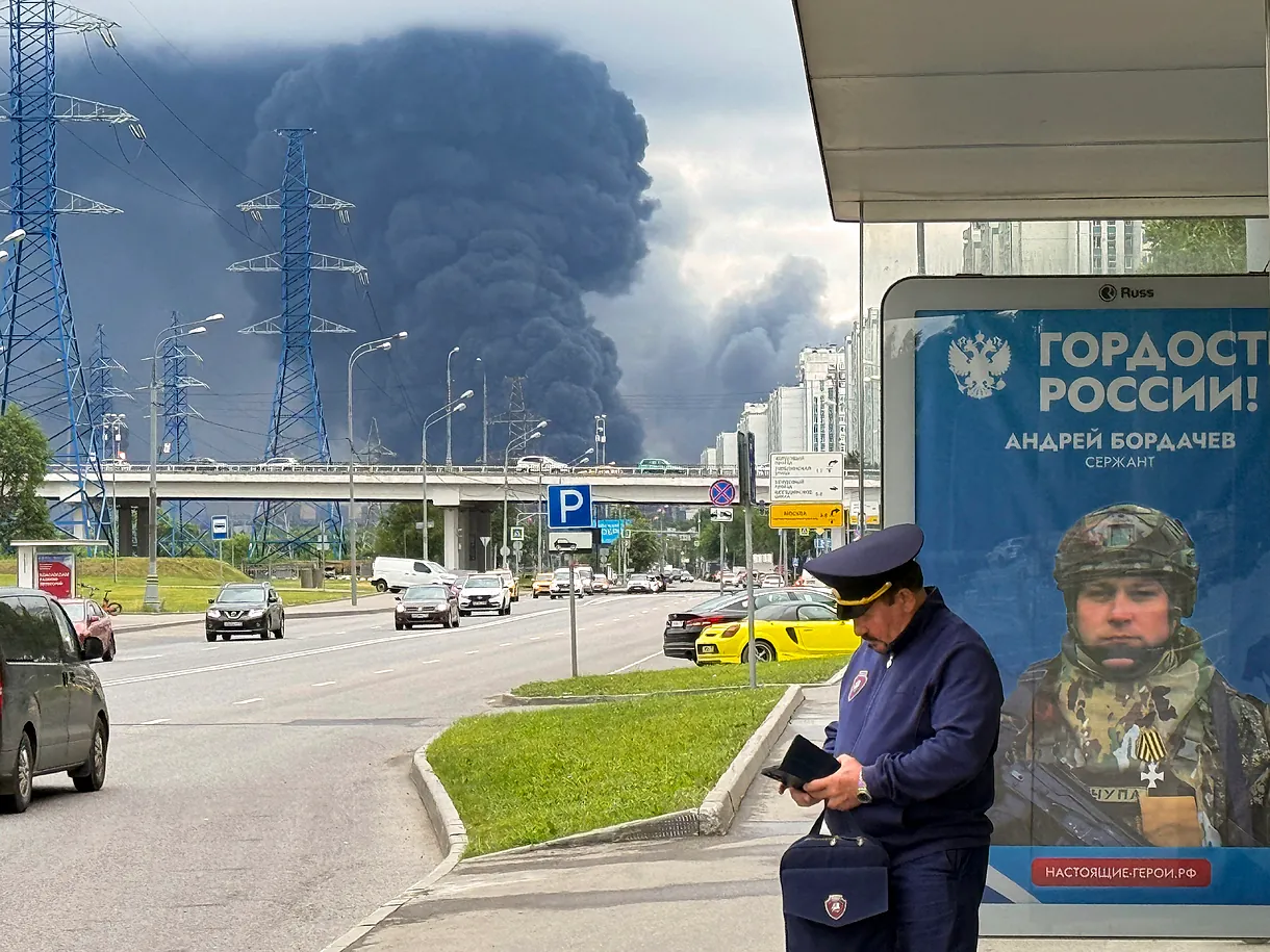 Hasta 5.000 euros por dron derribado: Rusia moviliza milicias populares para proteger sus gasolineras