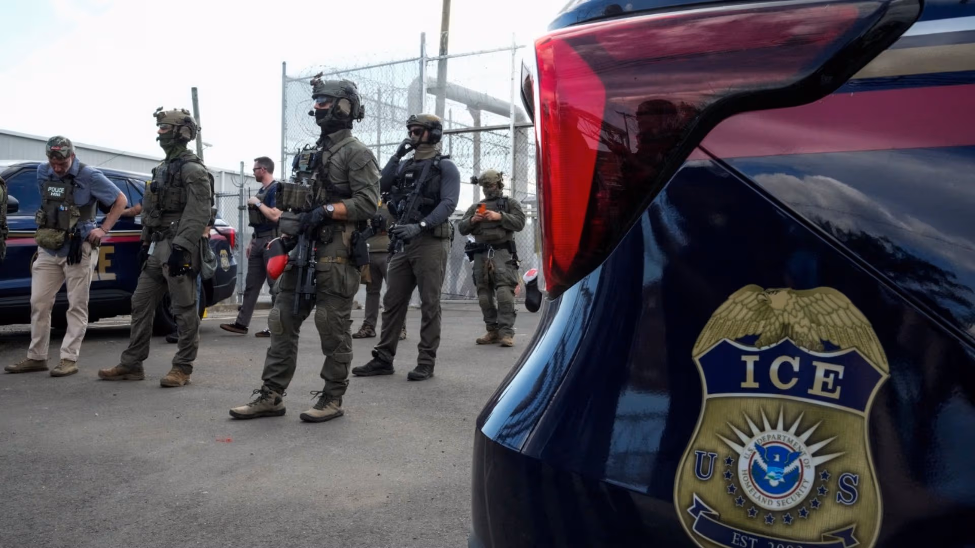 ICE Deporta a México a Karina Brucio, Activista que Alertaba a Vecinos de Redadas en EUA