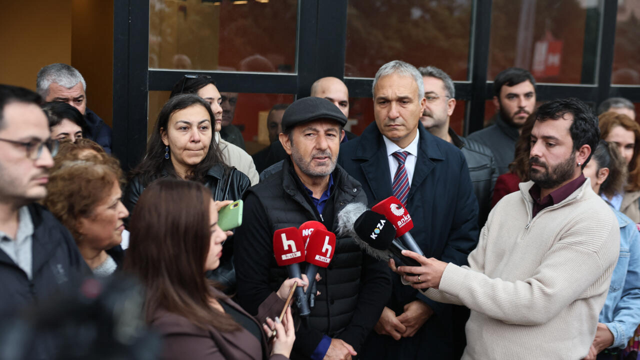 Turquía: El principal canal de televisión opositor, tomado por la policía
