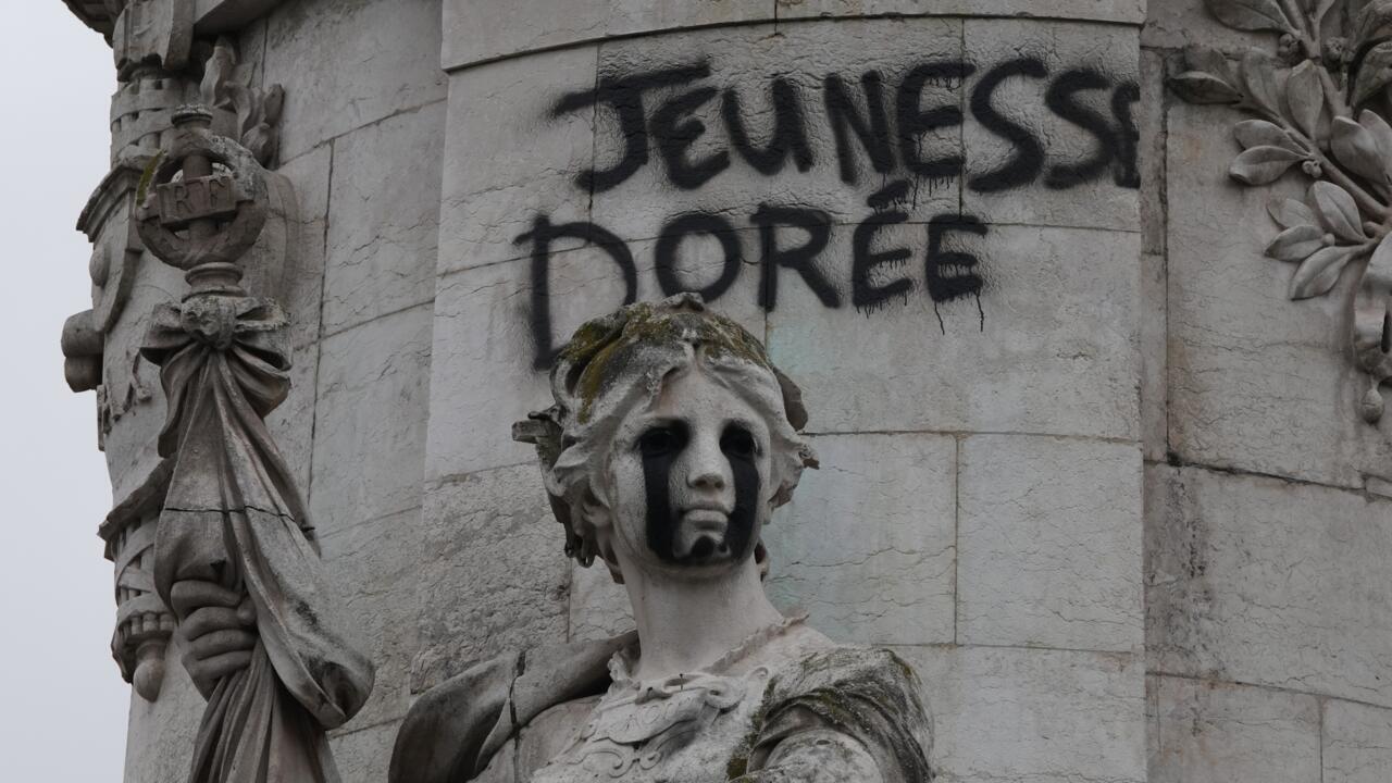 Francia: "Estamos ante una crisis profunda de confianza en el poder político"
