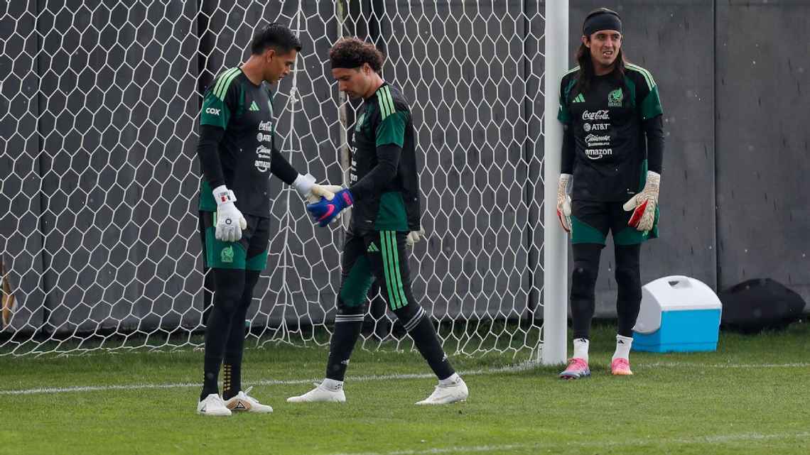 México entrenó penales; Carlos Acevedo es el más efectivo