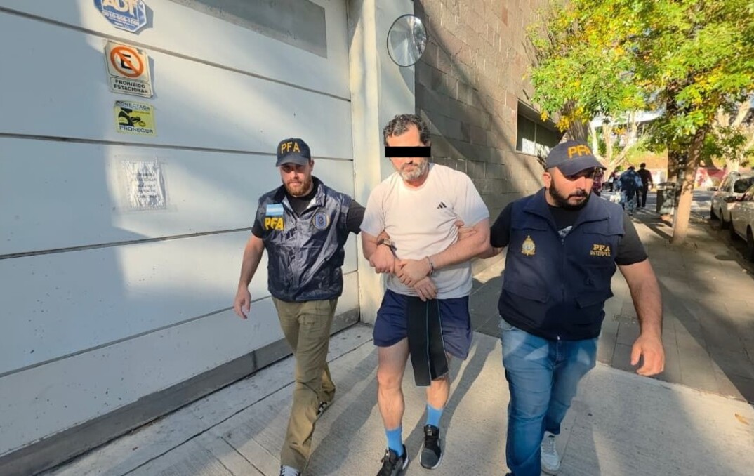 Fernando Farías Laguna llega al aeropuerto de Ezeiza, Argentina