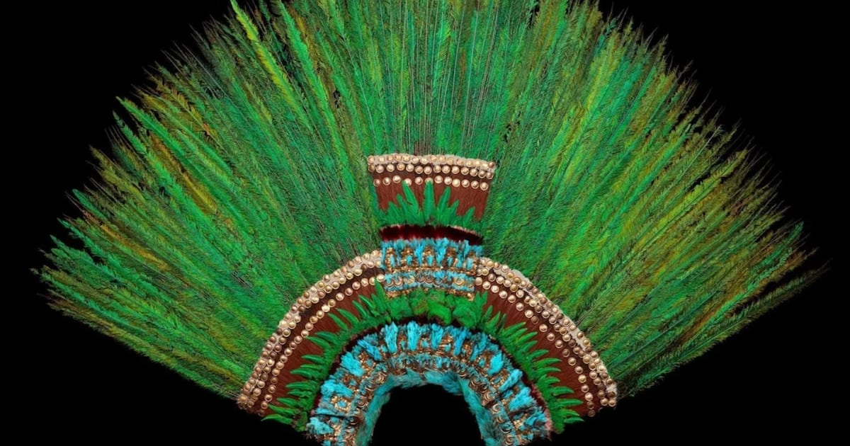 Político austriaco promete regresarle a México el Penacho de Moctezuma si gana las elecciones de 2028