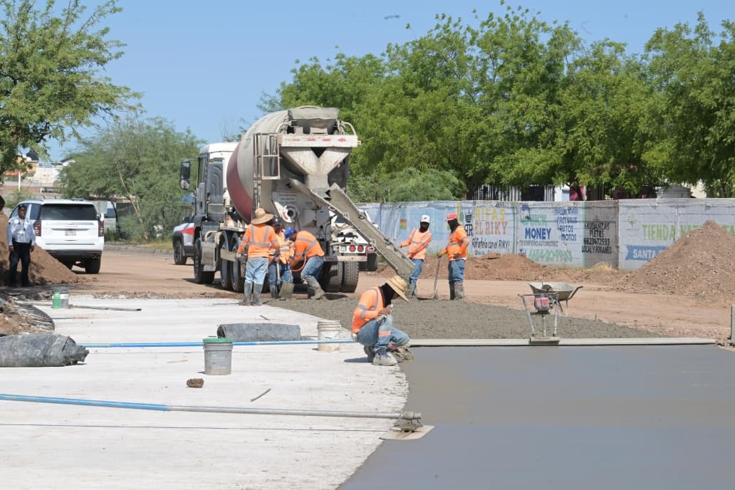 Recorre Toño Astiazarán junto a vecinos avances en rehabilitación de la Agustín Gómez del Campo