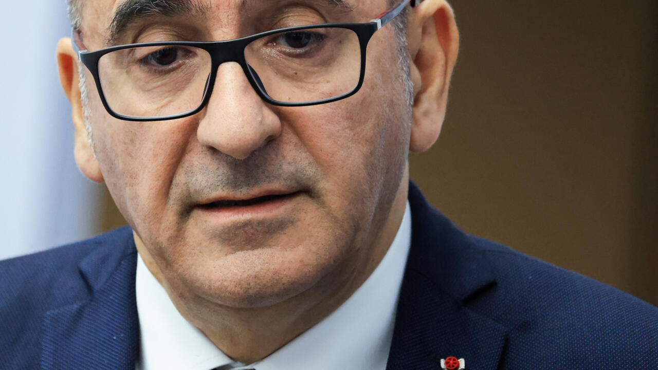 El ministro del Interior califica de "terrorista" ataque cerca de París que dejó un muerto