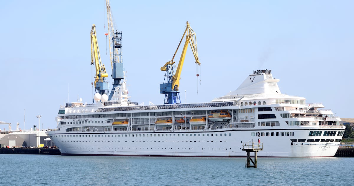 Costo de combustible ‘golpea’ a crucero de EU: MV Odyssey queda varado en Asia