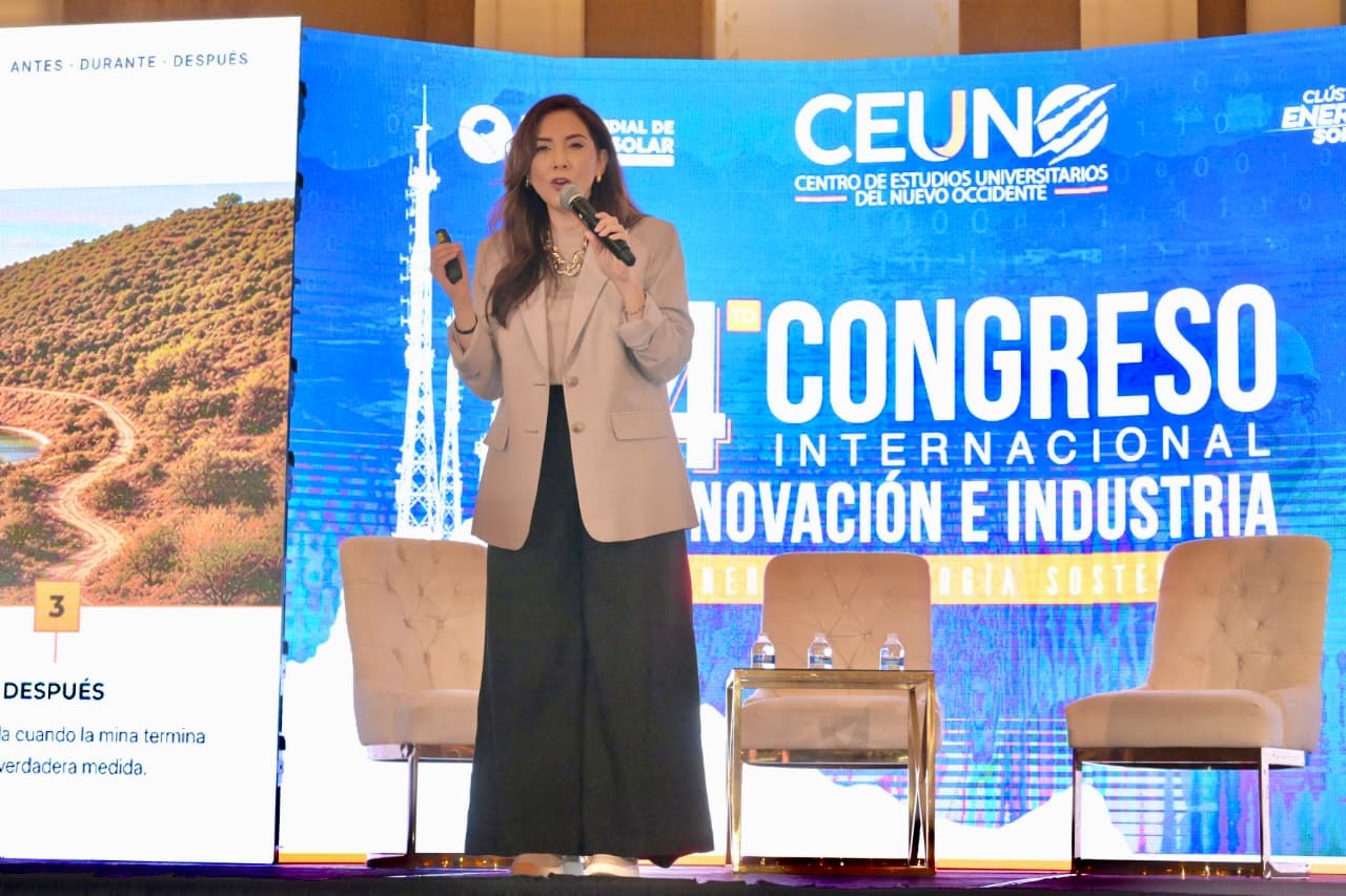 Explica Sara Canchola prácticas de sustentabilidad en la industria minera en Foro Mundial de Energía Solar