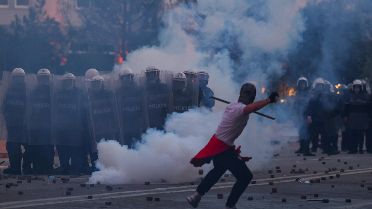 Albania: las protestas contra el Gobierno, de una magnitud sin precedentes, suben de intensidad